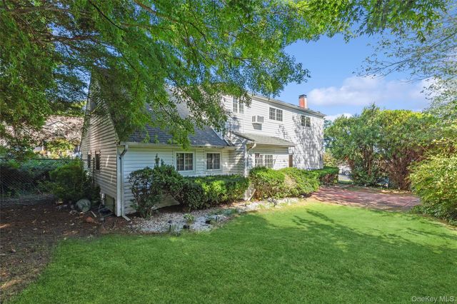 115 Rosemont Avenue, Farmingville, NY 11738