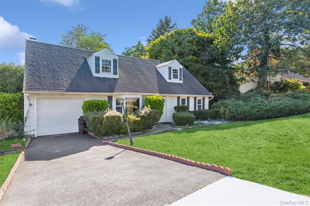 115 Rosemont Avenue, Farmingville, NY 11738