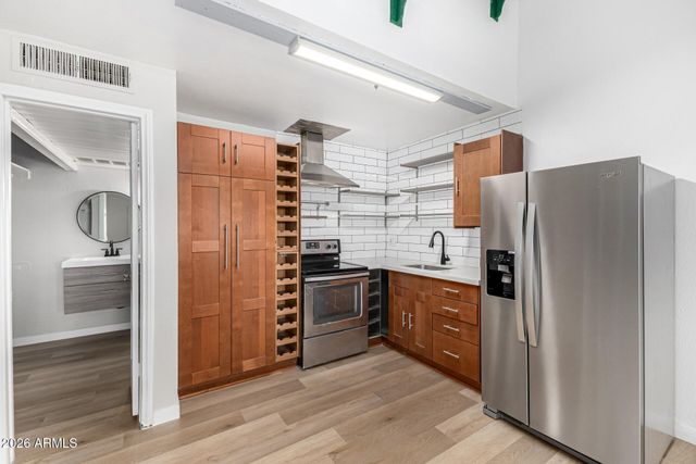 8055 E THOMAS Road E106, Scottsdale, AZ 85251