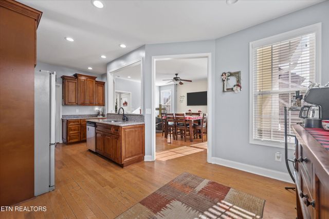 104 Crystal Cove Lane, Oak Ridge, TN 37830