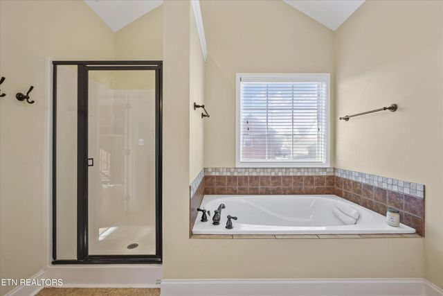 104 Crystal Cove Lane, Oak Ridge, TN 37830