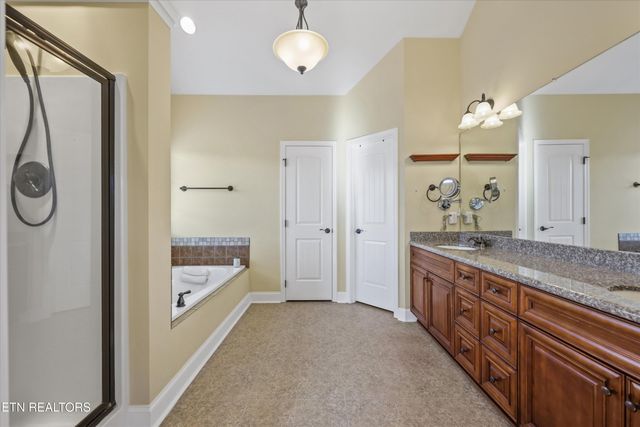 104 Crystal Cove Lane, Oak Ridge, TN 37830