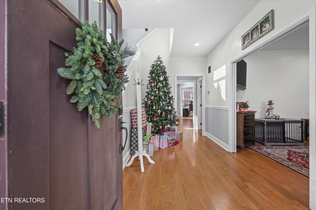 104 Crystal Cove Lane, Oak Ridge, TN 37830