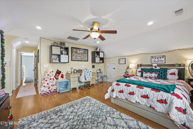 104 Crystal Cove Lane, Oak Ridge, TN 37830