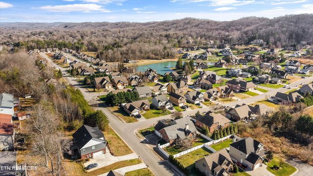 104 Crystal Cove Lane, Oak Ridge, TN 37830