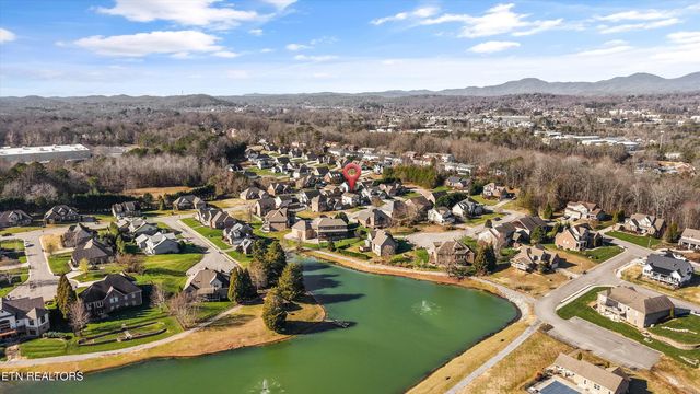 104 Crystal Cove Lane, Oak Ridge, TN 37830
