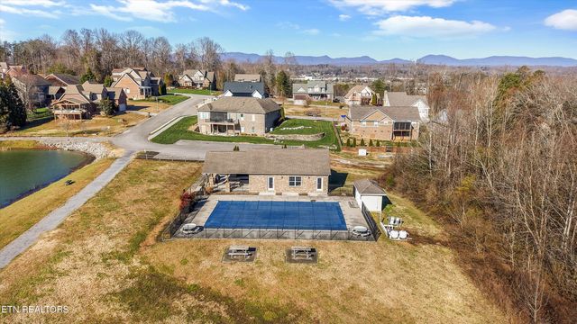 104 Crystal Cove Lane, Oak Ridge, TN 37830