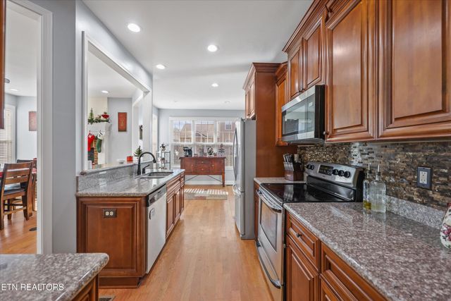 104 Crystal Cove Lane, Oak Ridge, TN 37830