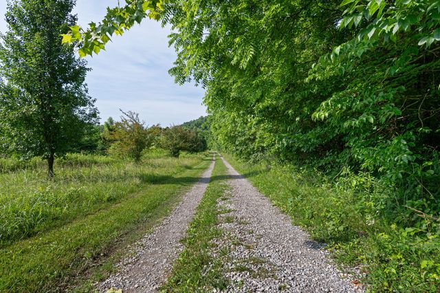 5490 Old Mill Creek Rd, Nunnelly, TN 37137