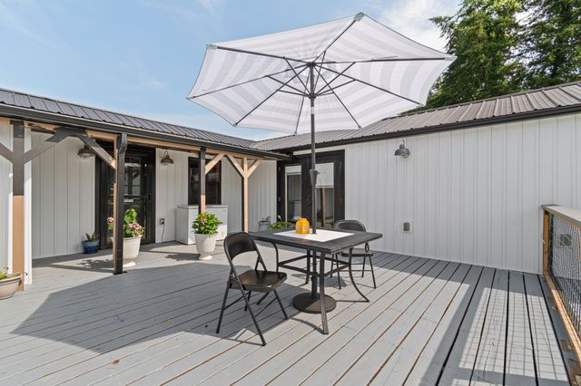 5490 Old Mill Creek Rd, Nunnelly, TN 37137