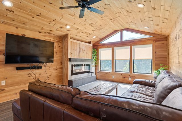 5490 Old Mill Creek Rd, Nunnelly, TN 37137