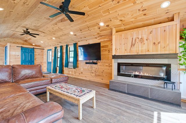 5490 Old Mill Creek Rd, Nunnelly, TN 37137