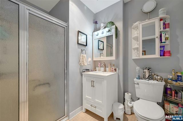 189 Forest Avenue 117, Paramus, NJ 07652