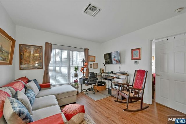 189 Forest Avenue 117, Paramus, NJ 07652