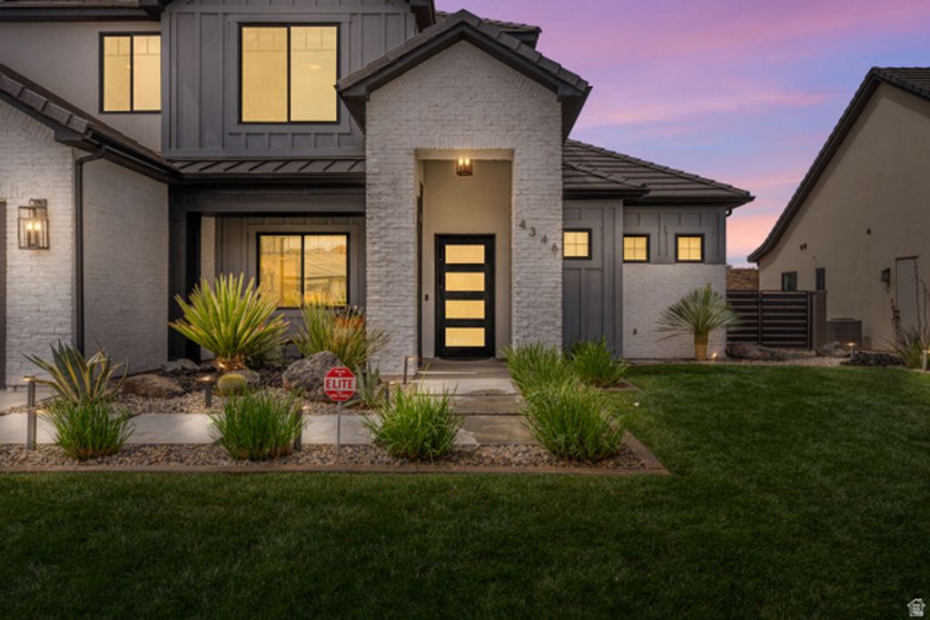 4346 S SECRETARIAT DR, Washington, UT 84780