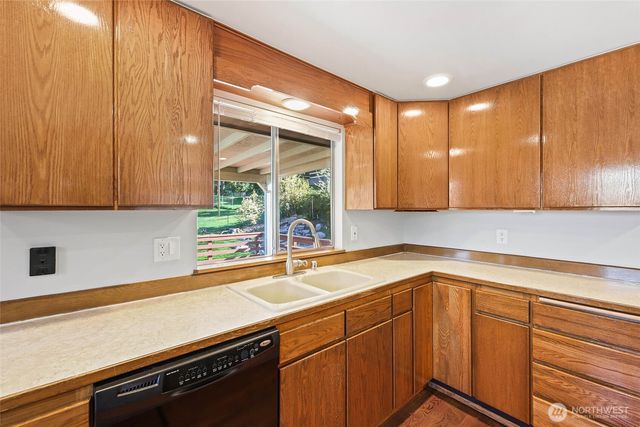 1011 E Smith Street, Kent, WA 98030