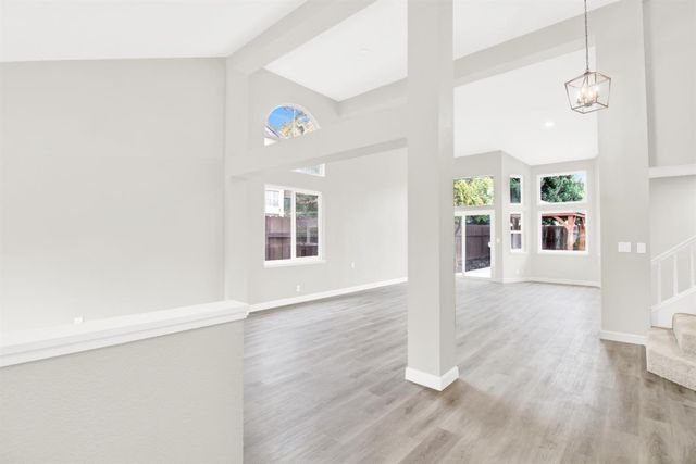 3817 Wilmington Way, Modesto, CA 95357