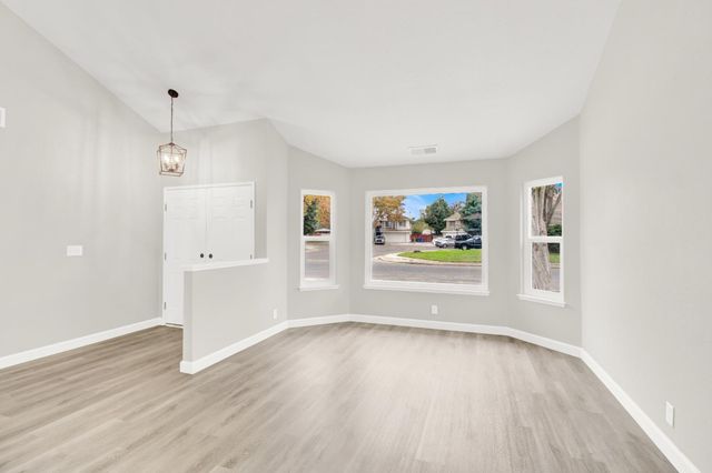 3817 Wilmington Way, Modesto, CA 95357