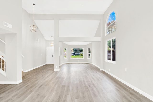 3817 Wilmington Way, Modesto, CA 95357