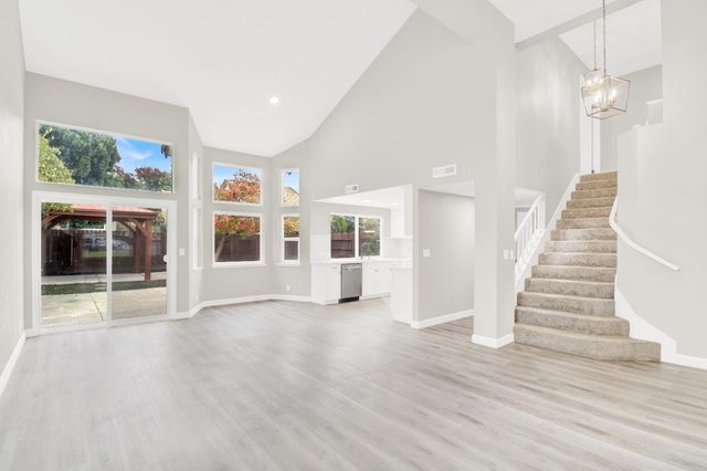 3817 Wilmington Way, Modesto, CA 95357