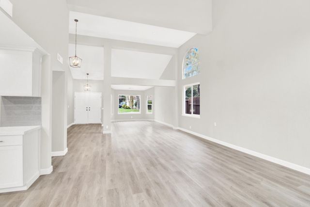 3817 Wilmington Way, Modesto, CA 95357