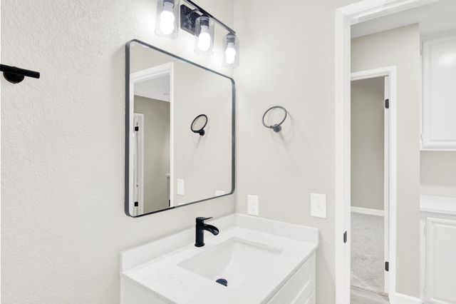 3817 Wilmington Way, Modesto, CA 95357