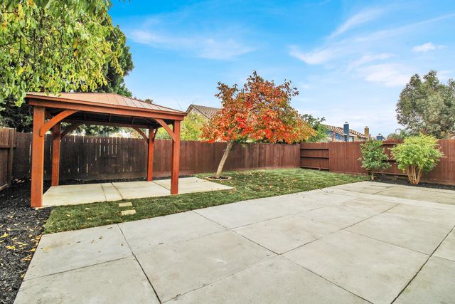 3817 Wilmington Way, Modesto, CA 95357