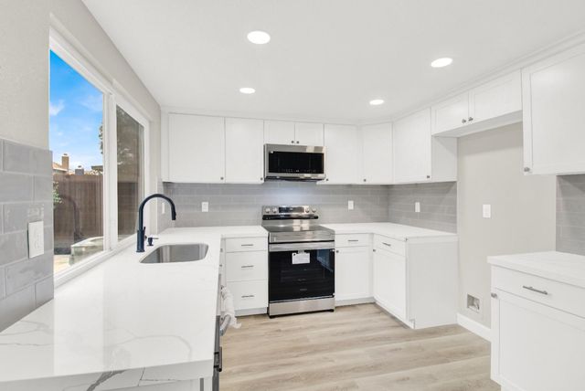 3817 Wilmington Way, Modesto, CA 95357