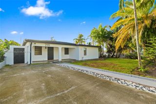 705 E 9th Ln, Hialeah, FL 33010