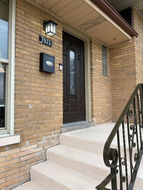 7923 Central Avenue, Burbank, IL 60459 — photo 5