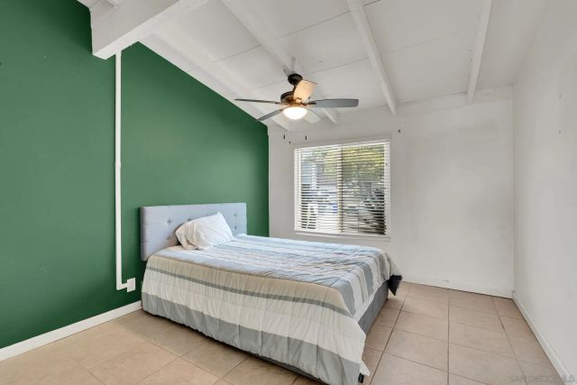 920 Raintree Pl, Vista, CA 92084