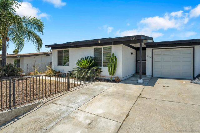 920 Raintree Pl, Vista, CA 92084