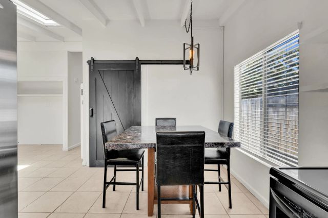 920 Raintree Pl, Vista, CA 92084