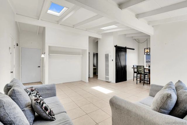 920 Raintree Pl, Vista, CA 92084