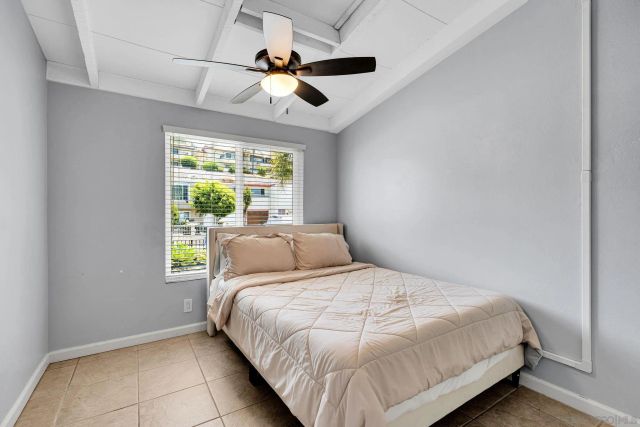 920 Raintree Pl, Vista, CA 92084