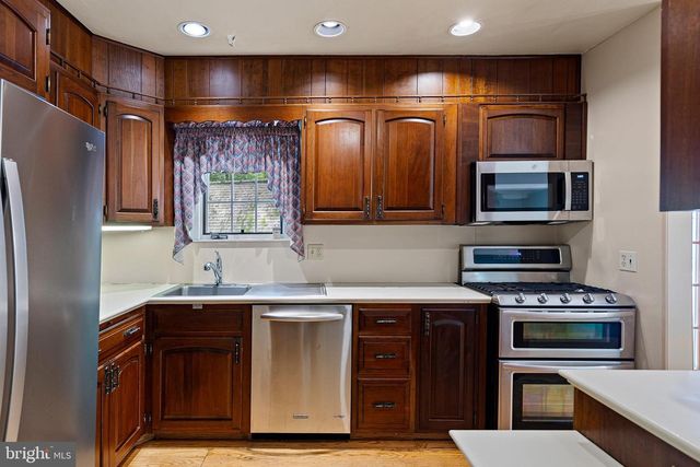 911 DARLEY RD, Wilmington, DE 19810