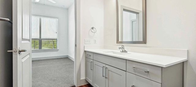 5332 Trinity River Trail 1-1330, Fort Worth, TX 76114