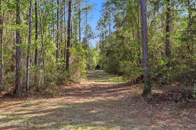 8796 GIN HENRY Lane, Glen St. Mary, FL 32040