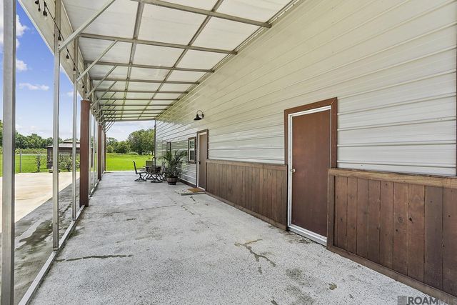 11710 Peairs Rd, Zachary, LA 70791