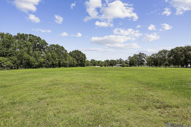 11710 Peairs Rd, Zachary, LA 70791