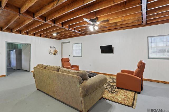 11710 Peairs Rd, Zachary, LA 70791