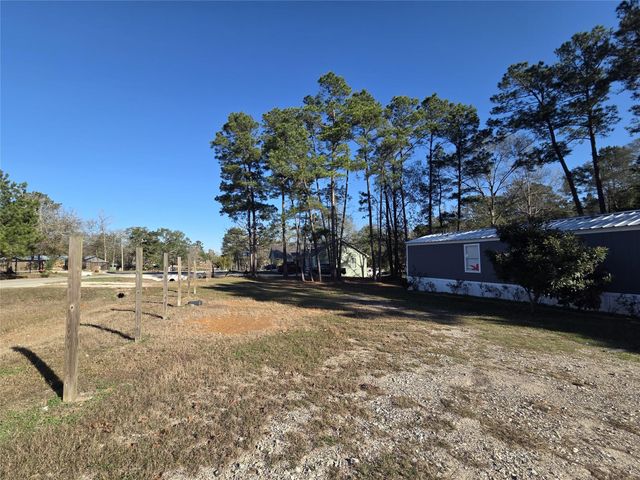 11224 Creek Meadow Dr, Willis, TX 77378