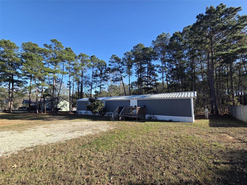 11224 Creek Meadow Dr, Willis, TX 77378