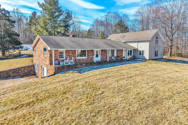 226 Magnolia LN, Callaway, VA 24067