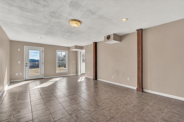 226 Magnolia LN, Callaway, VA 24067