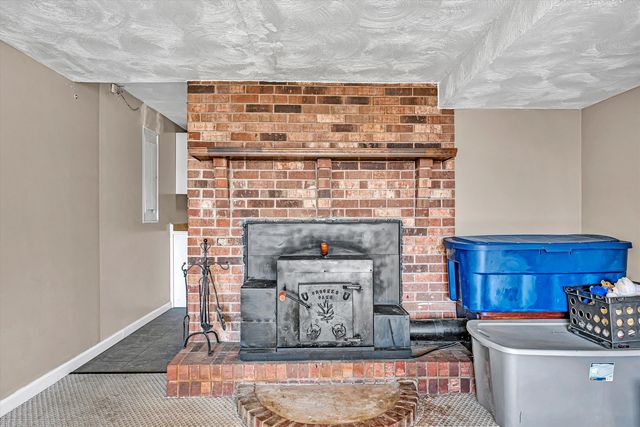 226 Magnolia LN, Callaway, VA 24067