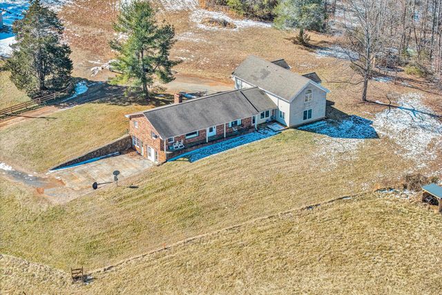 226 Magnolia LN, Callaway, VA 24067