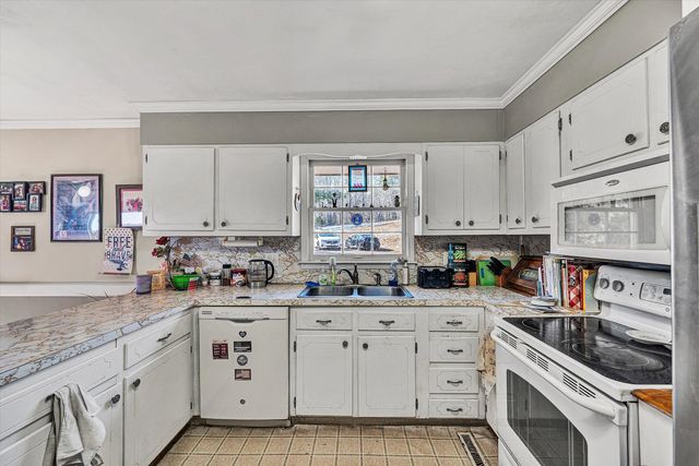 226 Magnolia LN, Callaway, VA 24067