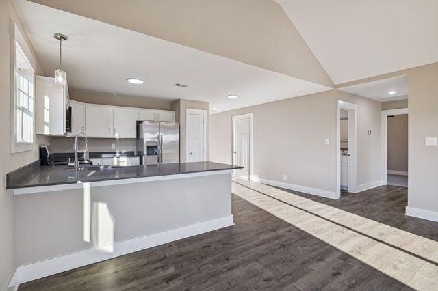 357 Hugh Hunter Road, Oak Grove, KY 42262