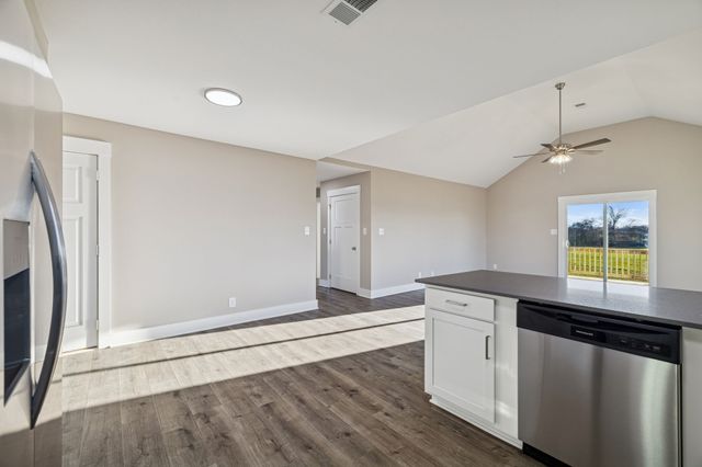 357 Hugh Hunter Road, Oak Grove, KY 42262